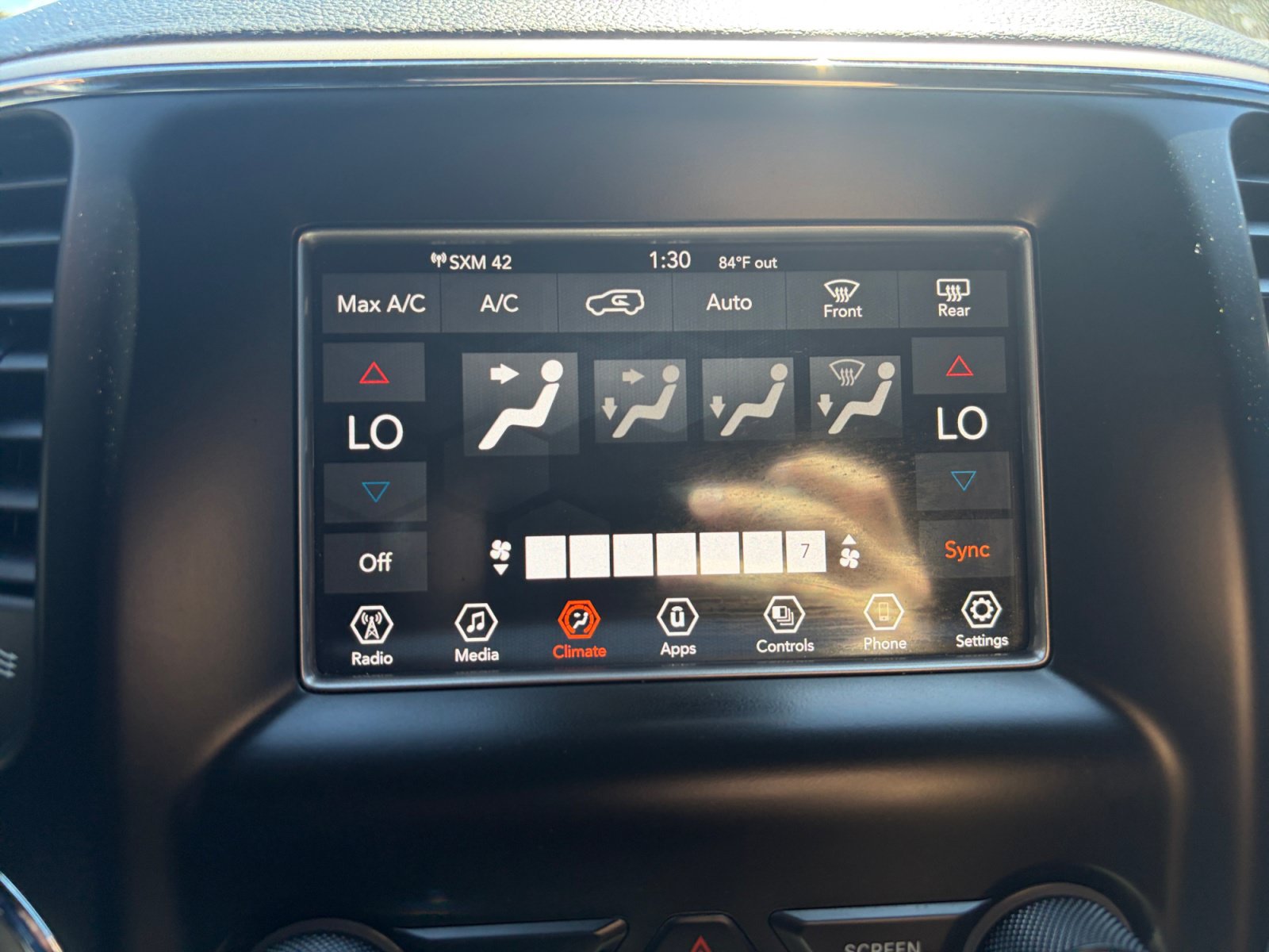 Used 2021 Jeep Grand Cherokee Laredo AWD/4WD image 23