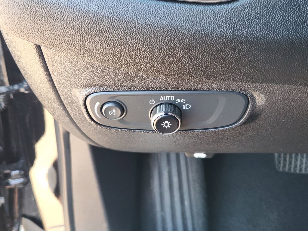 Used 2023 Chevrolet Equinox LT image 23