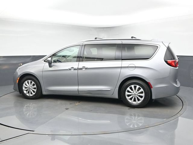 Used 2018 Chrysler Pacifica Touring-L w/ Advanced Safetytec Group FWD image 6