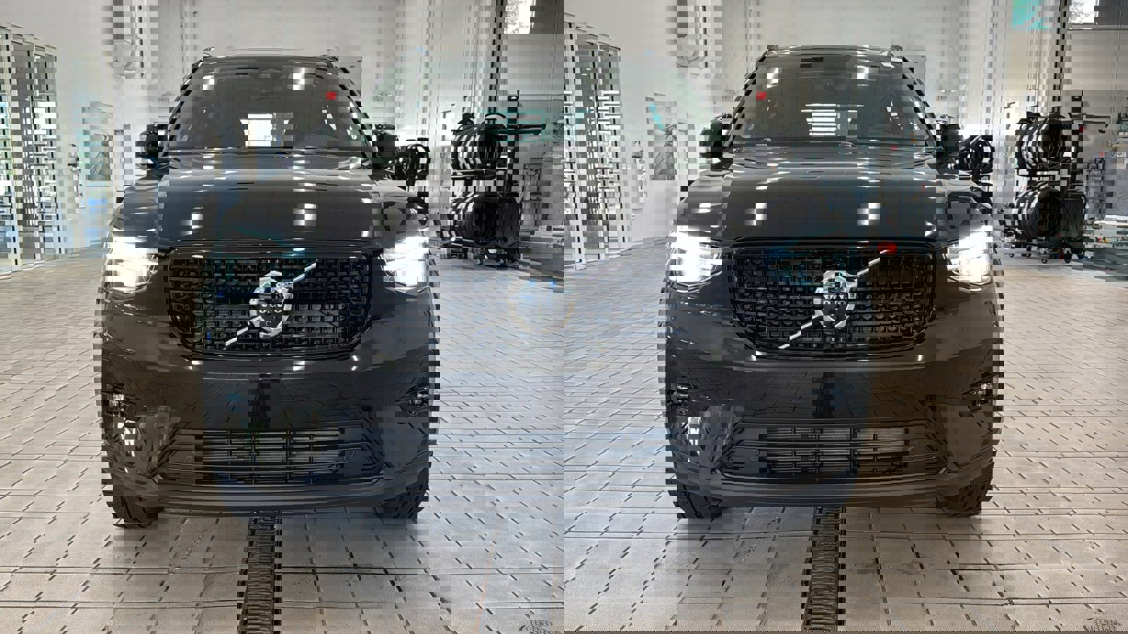 Used 2026 Volvo XC40 B5 Ultra w/ Protection Package Premier image 10