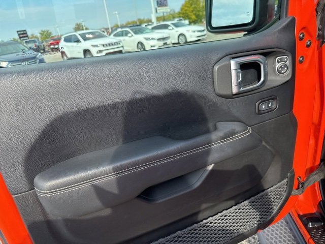 Used 2019 Jeep Wrangler Unlimited Sahara image 30