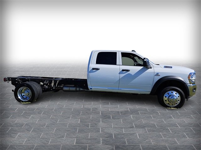 Used 2024 RAM 5500 Tradesman w/ Chrome Appearance Group image 2