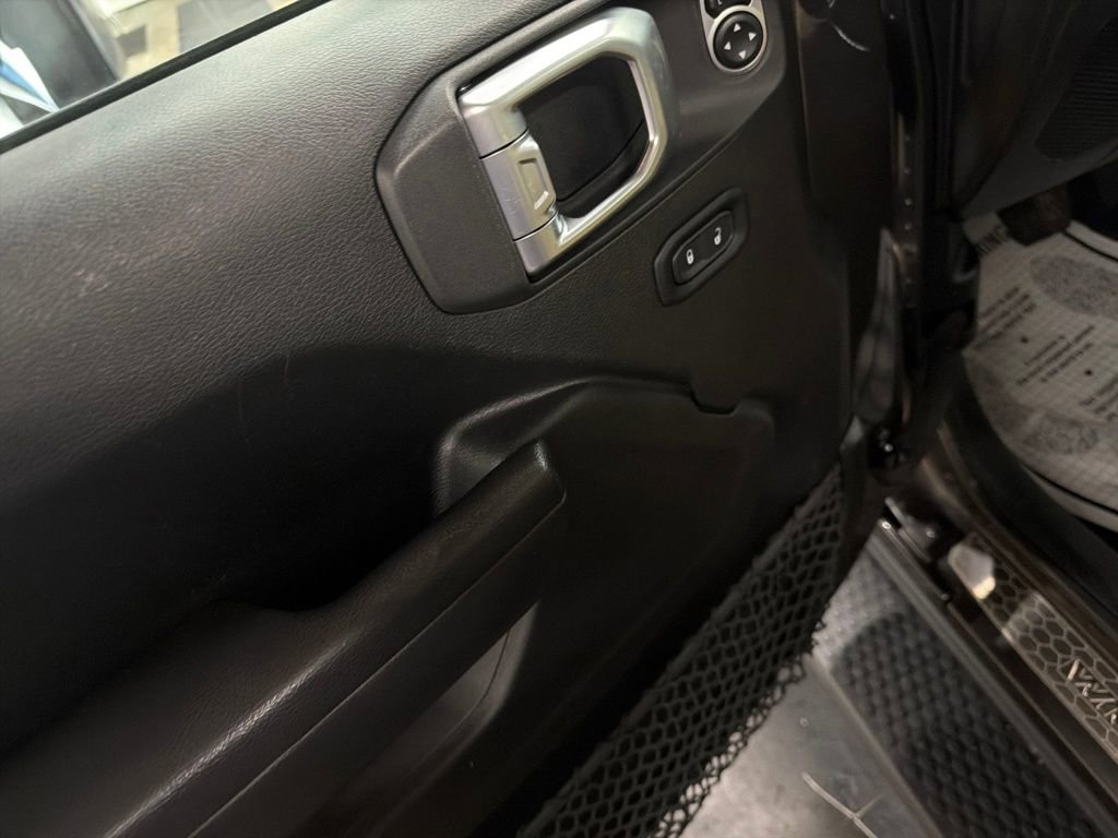 Used 2018 Jeep Wrangler Unlimited Sport S image 13