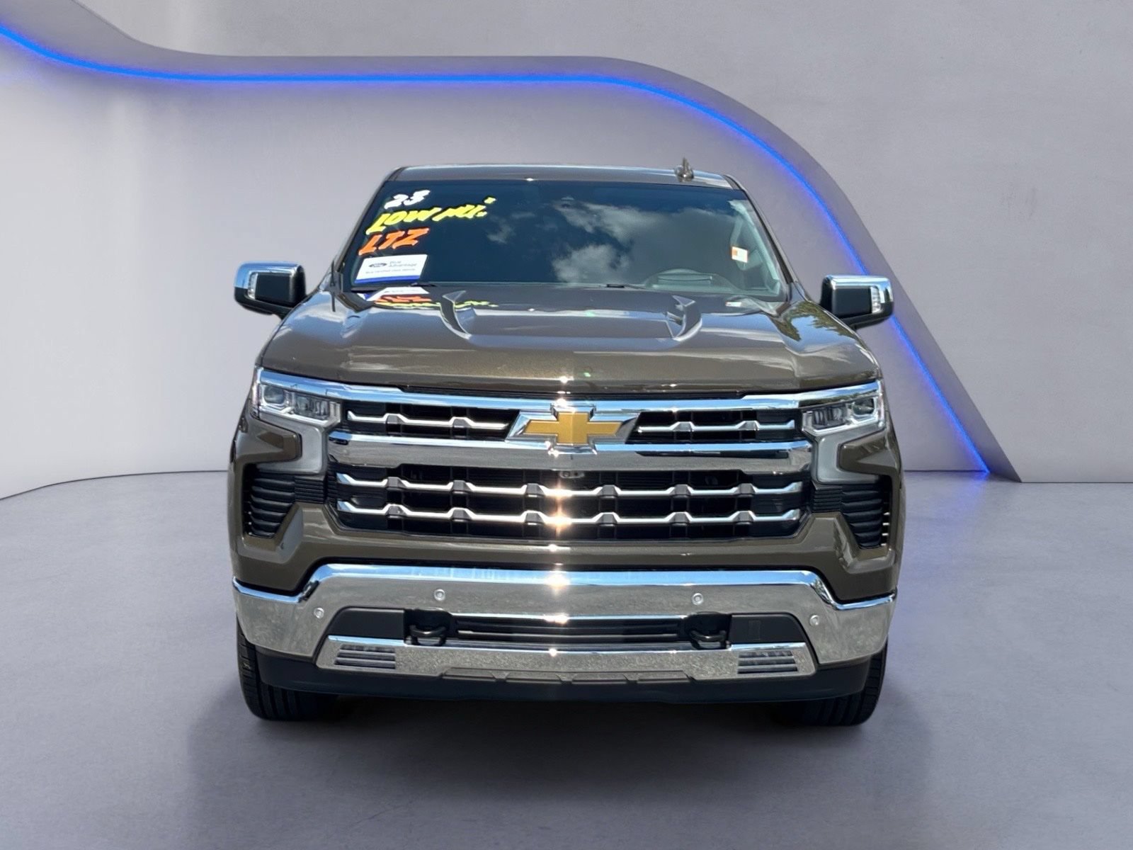 Used 2023 Chevrolet Silverado 1500 LTZ w/ LTZ Premium Package AWD/4WD image 9