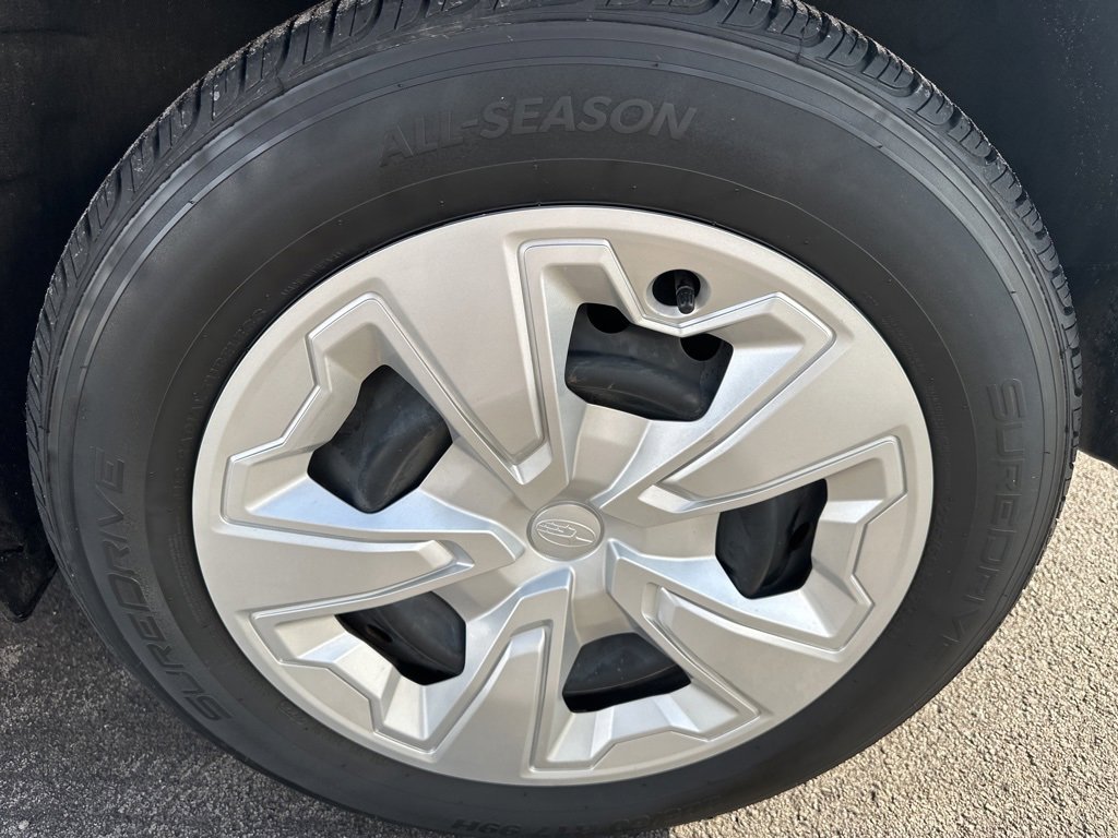 Used 2023 Subaru Forester Base image 32