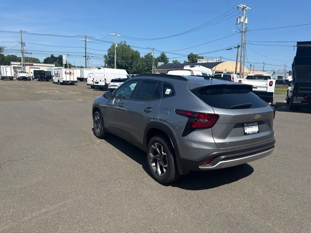 New 2026 Chevrolet Trax LT w/ Driver Confidence Package FWD image 3