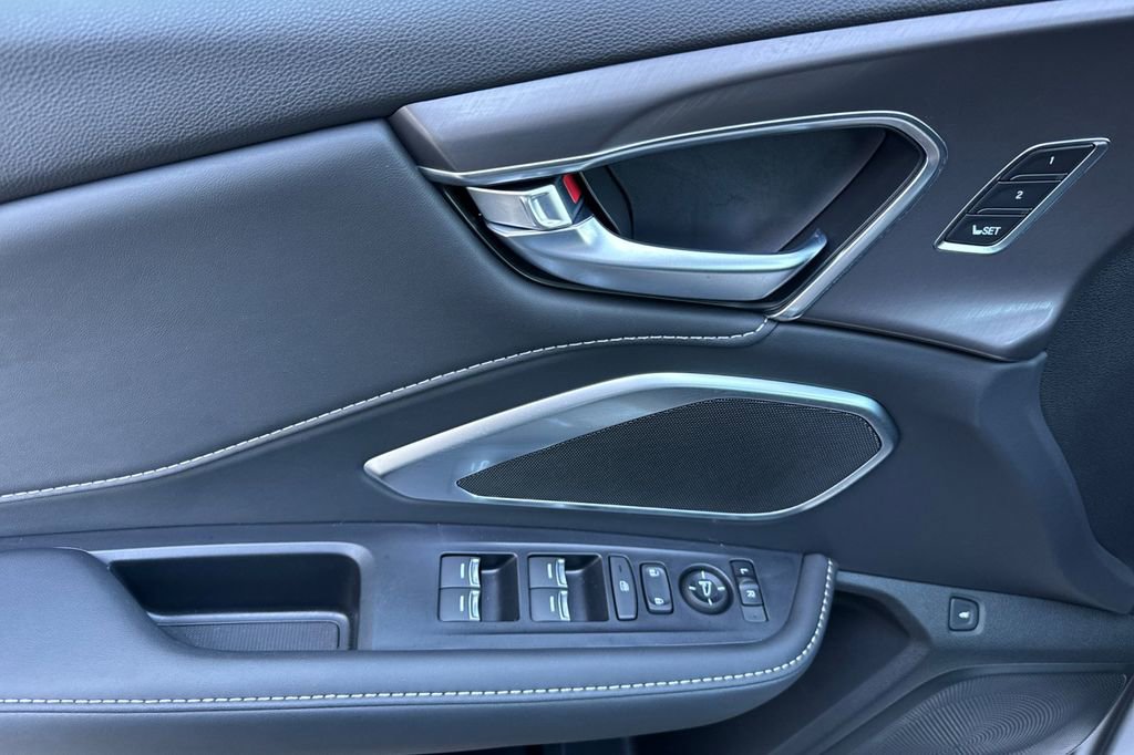 Certified 2025 Acura RDX SH-AWD image 15