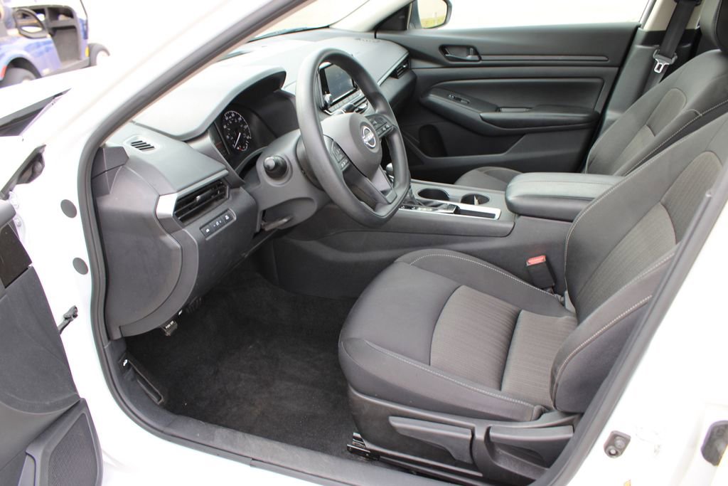 Used 2024 Nissan Altima 2.5 S image 13