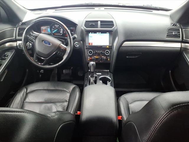 Used 2018 Ford Explorer XLT w/ Equipment Group 202A image 14