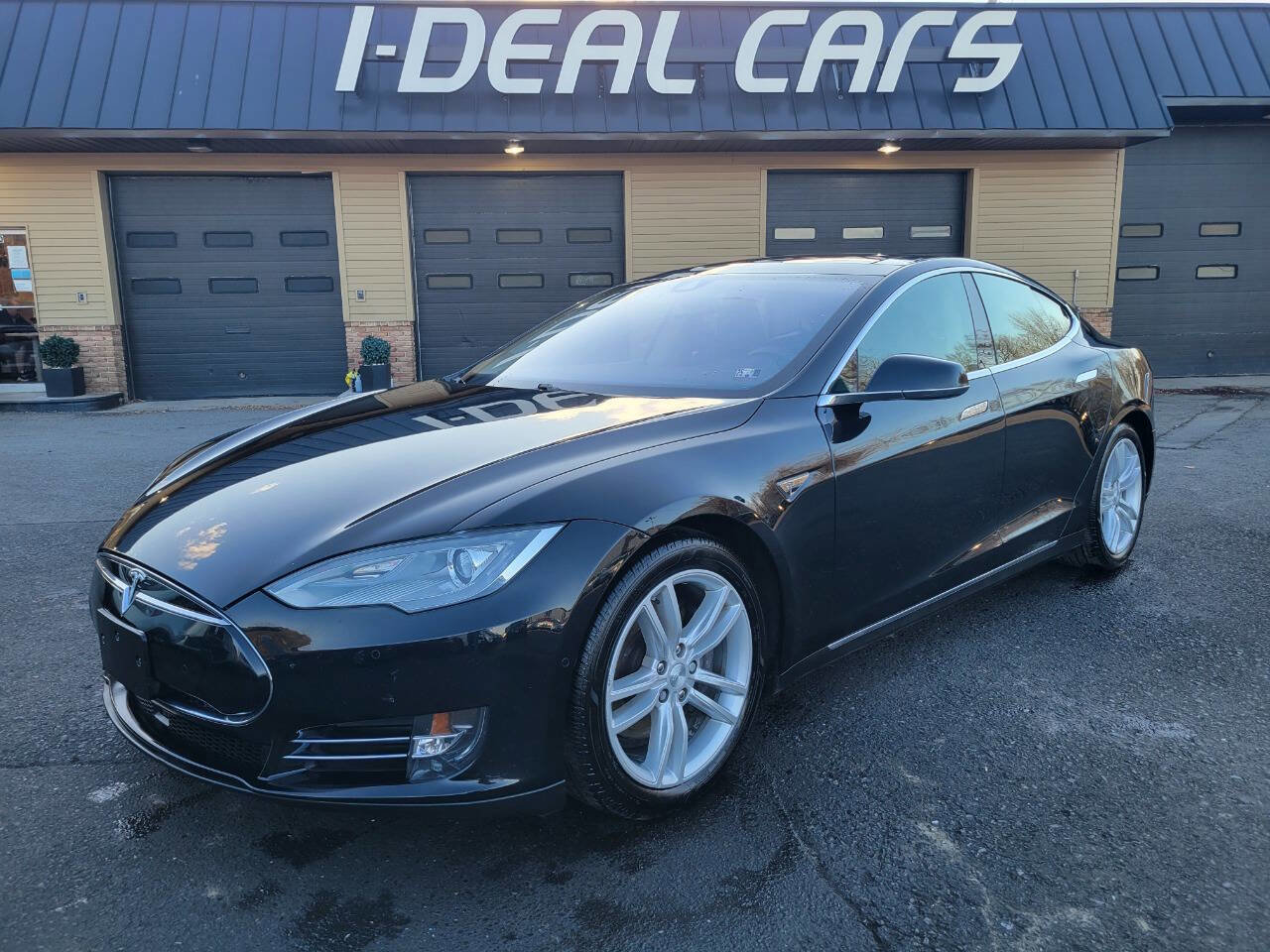 Used 2015 Tesla Model S 85D image 39