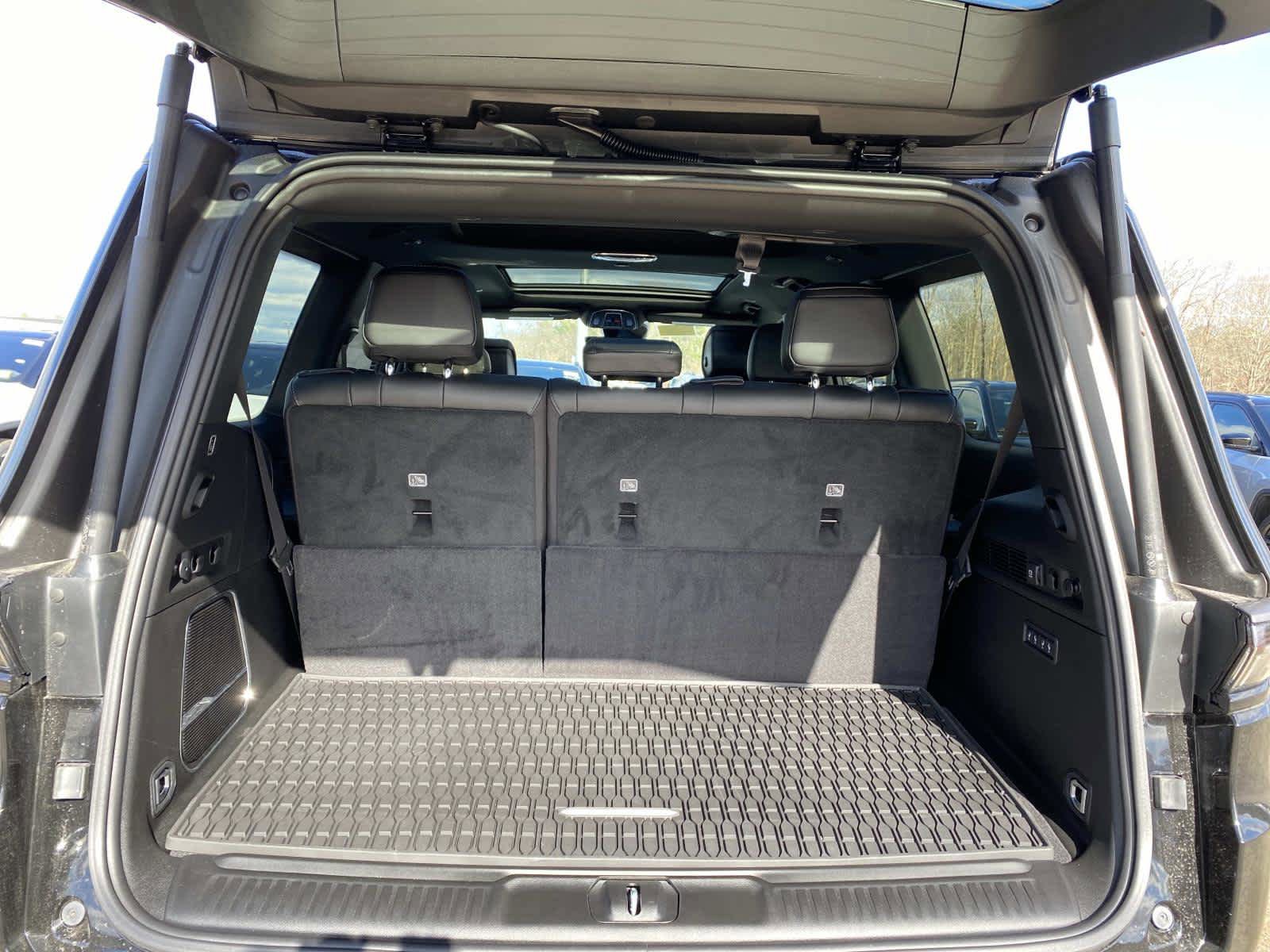 New 2026 Jeep Grand Wagoneer 4WD image 5