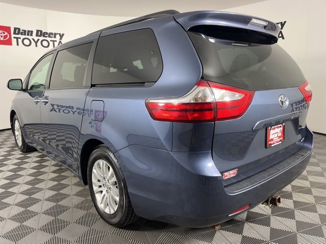 Used 2015 Toyota Sienna XLE image 23