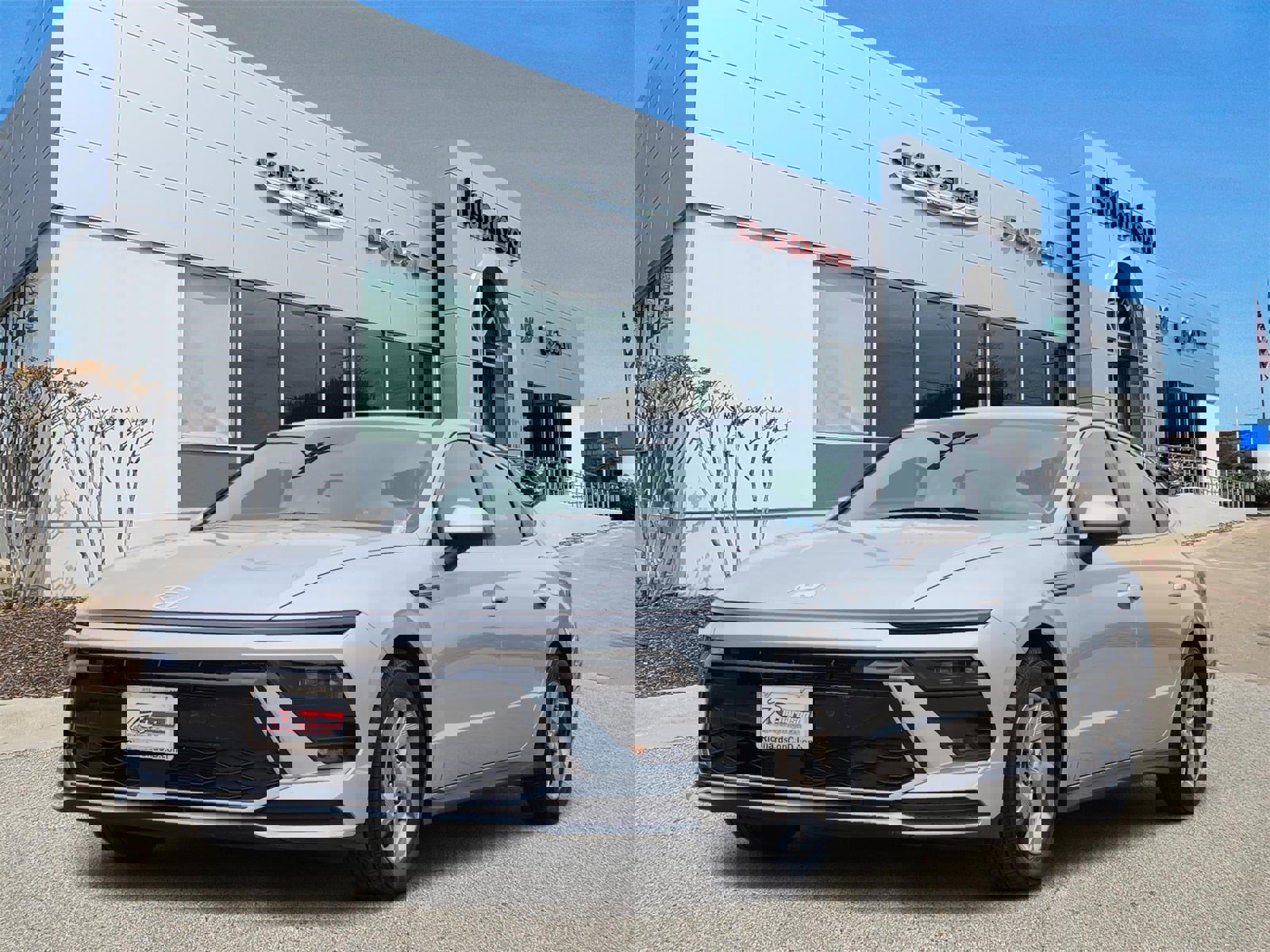 Used 2025 Hyundai Sonata SE image 2