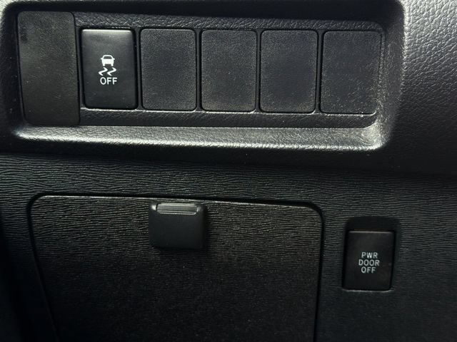 Used 2015 Toyota Sienna SE FWD image 29