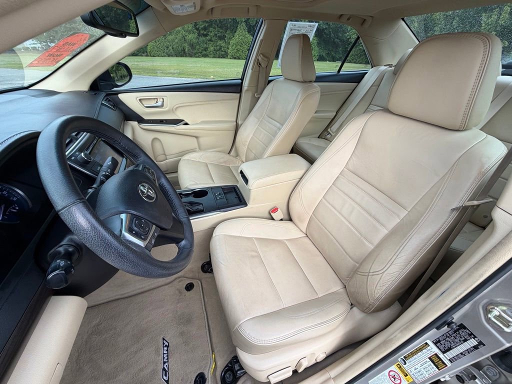 Used 2017 Toyota Camry XLE FWD image 11