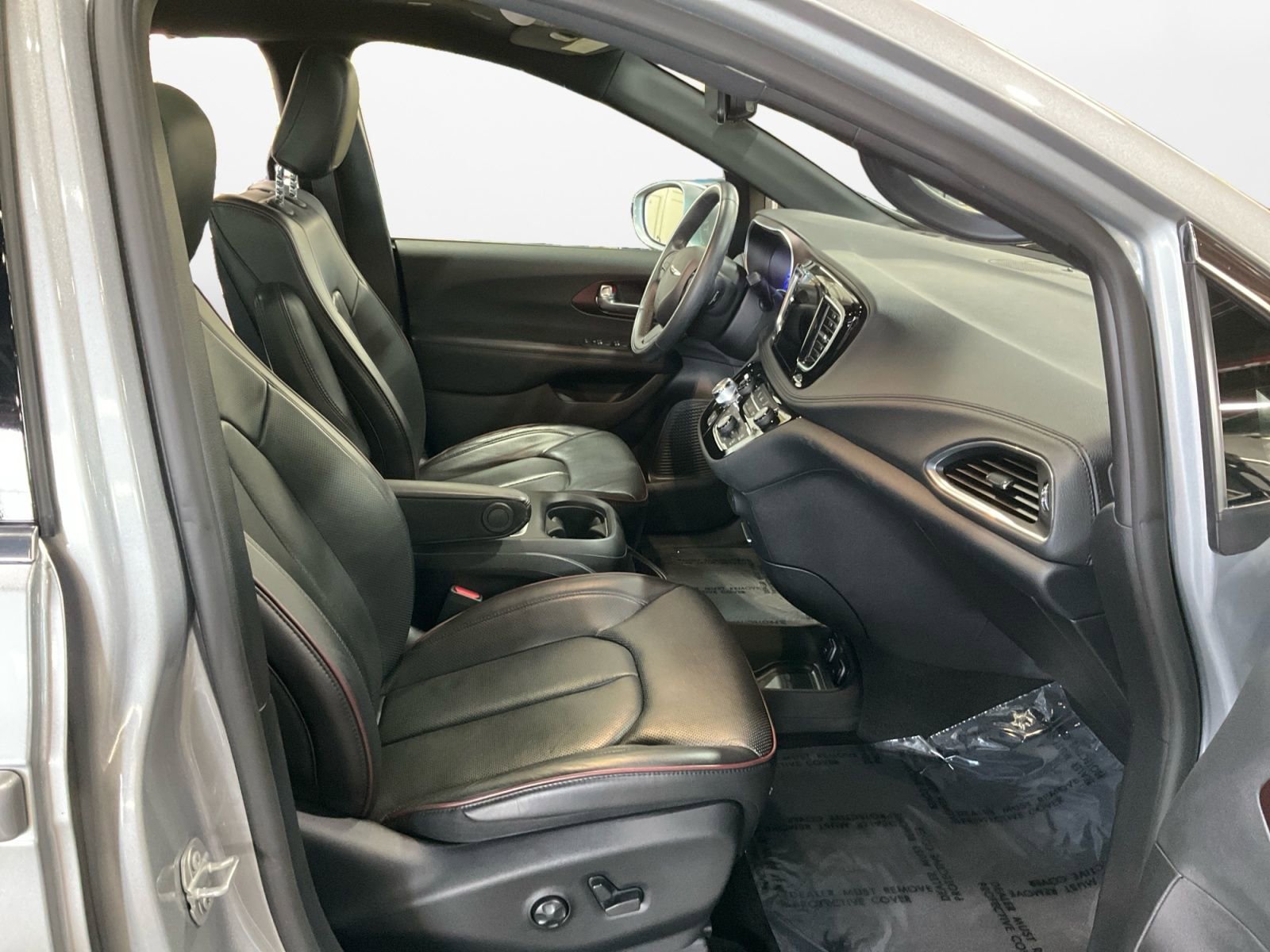 Used 2020 Chrysler Pacifica Limited image 15