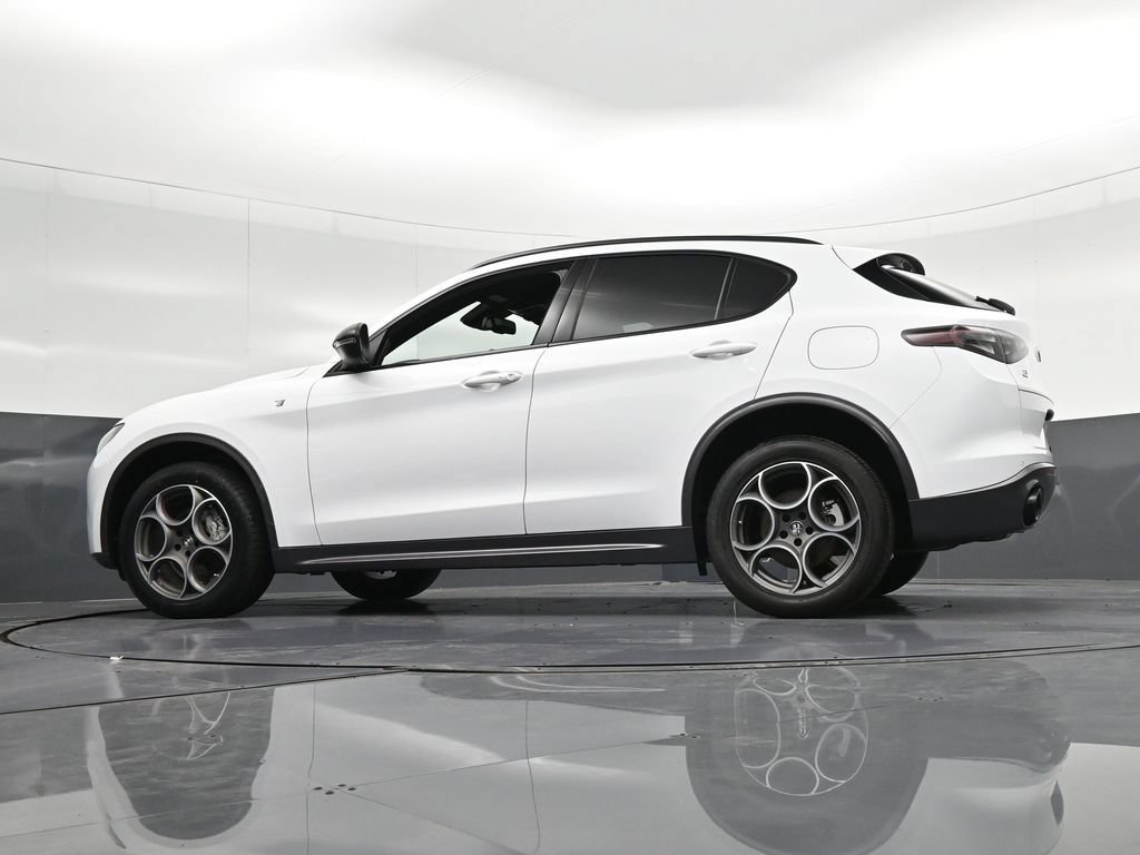 Used 2024 Alfa Romeo Stelvio Ti w/ Active Assist Plus Package AWD/4WD image 35