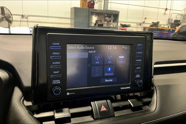 Used 2022 Toyota RAV4 XLE AWD/4WD image 15