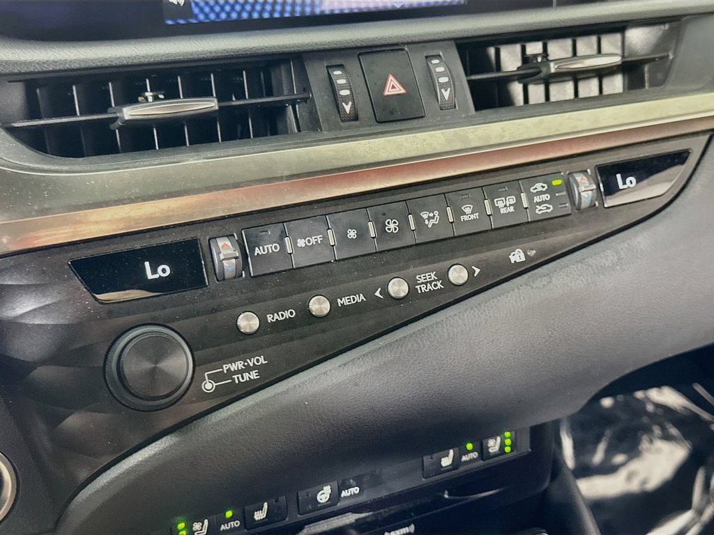 Used 2019 Lexus ES 350 F Sport w/ Accessory Package 2 FWD image 26
