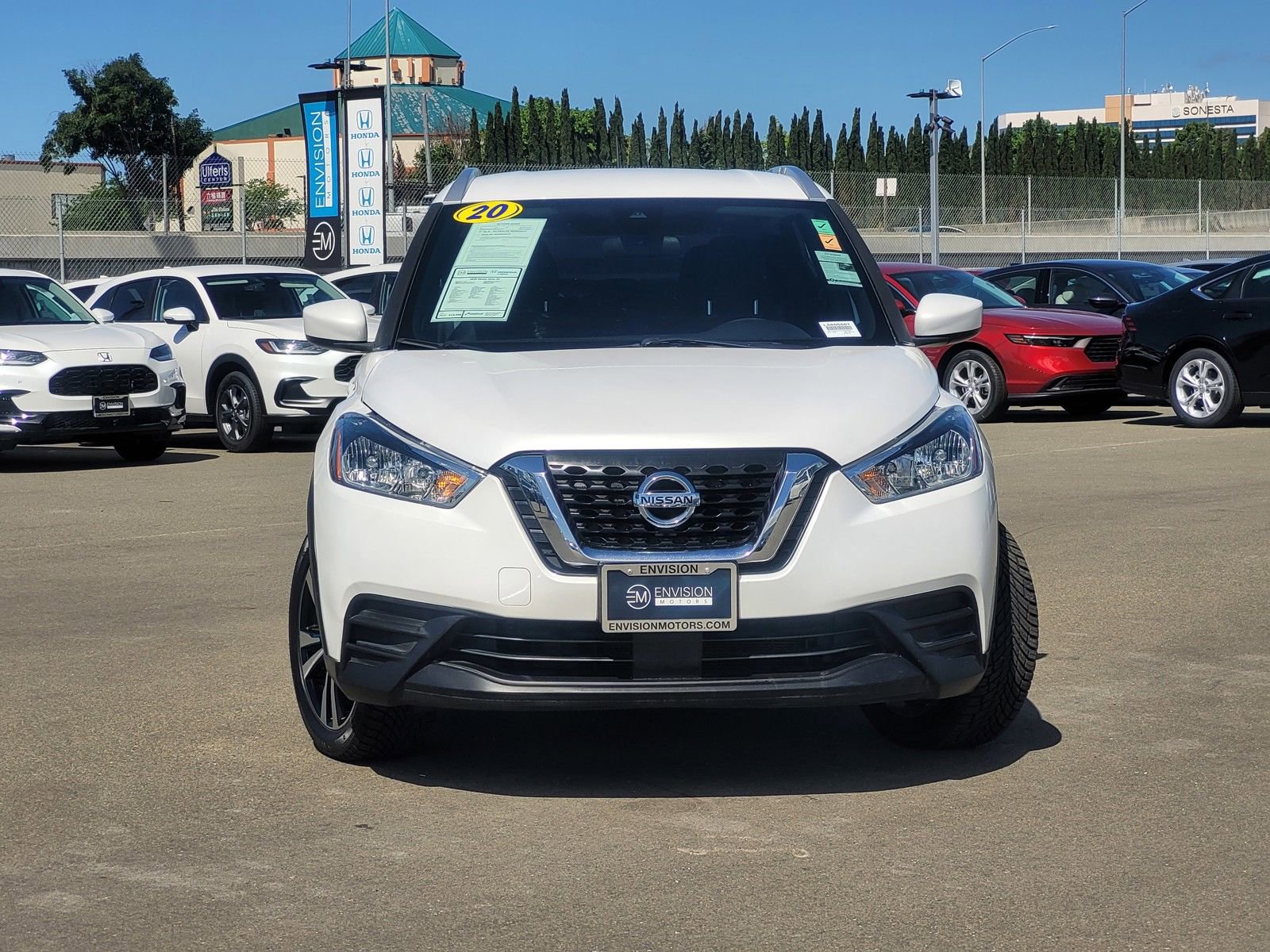 Used 2020 Nissan Kicks SV image 2
