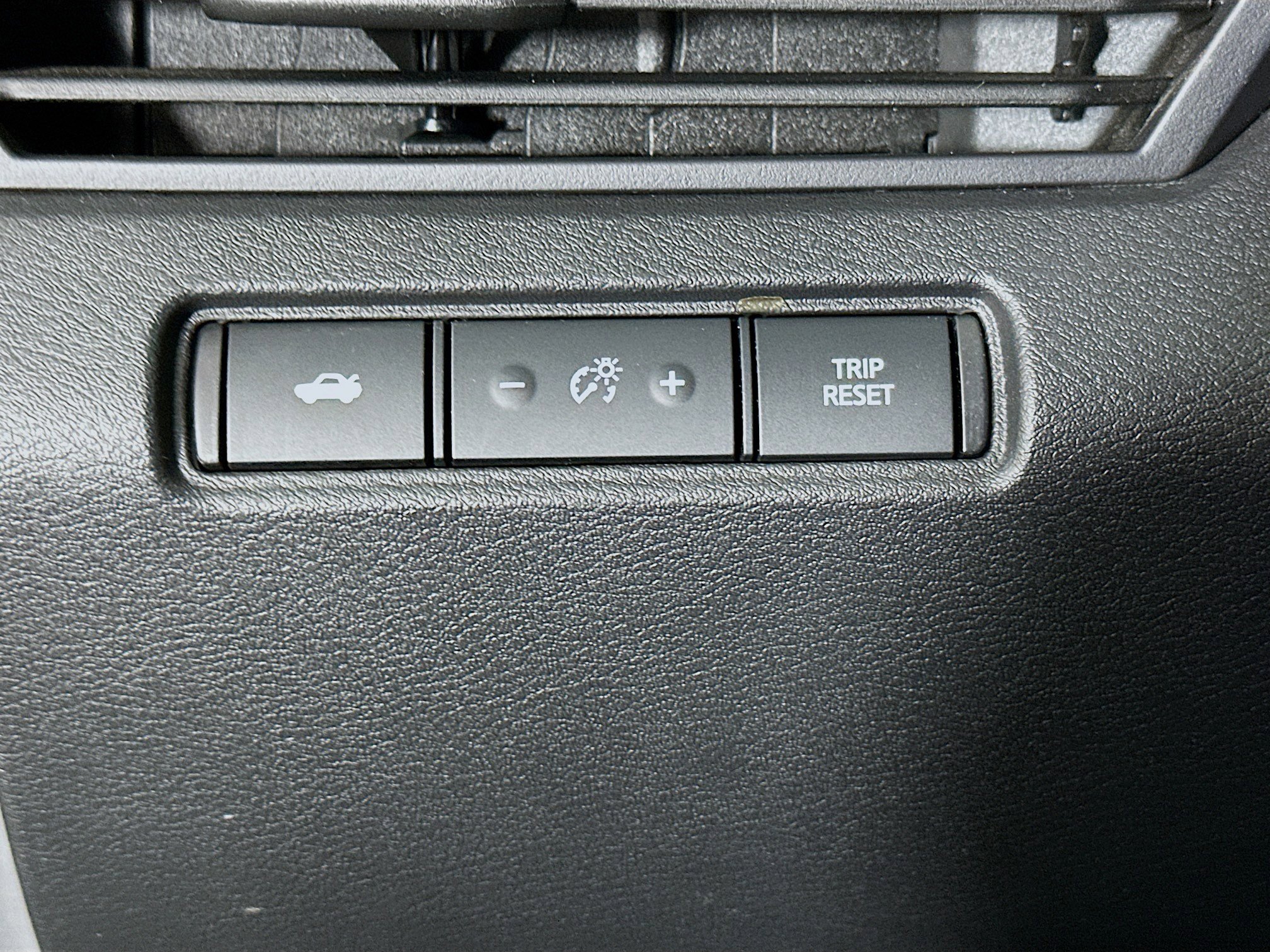 Used 2025 Nissan Altima 2.5 SV image 16