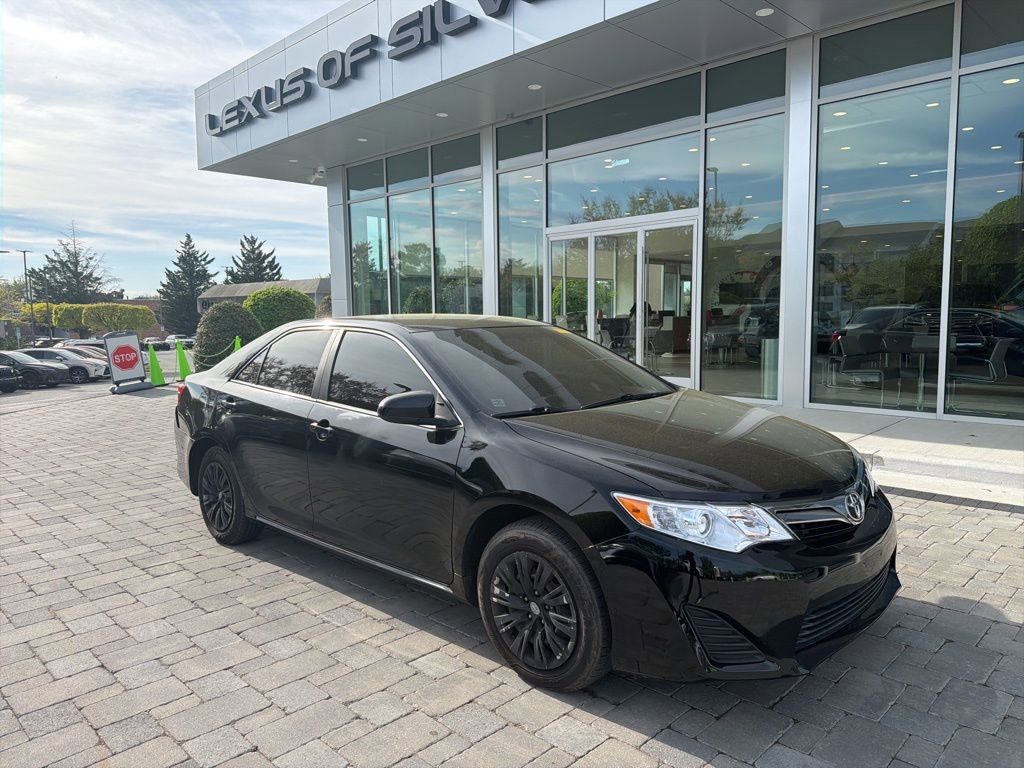 Used 2014 Toyota Camry LE FWD image 4