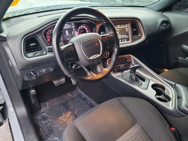 Used 2022 Dodge Challenger R/T w/ Driver Convenience Group RWD image 12