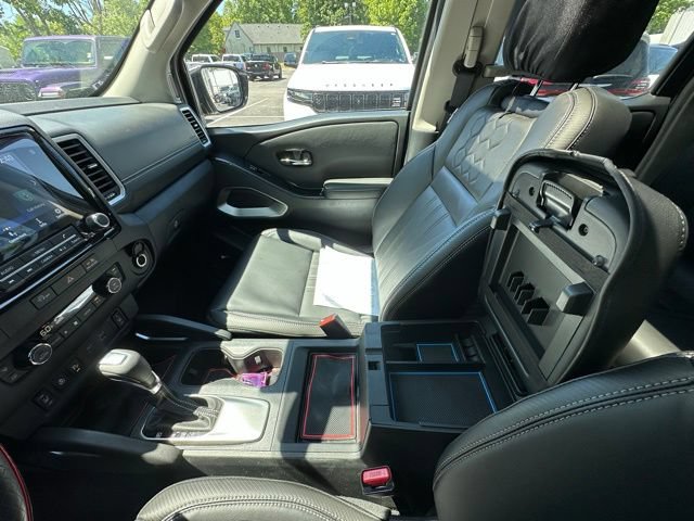 Used 2024 Nissan Frontier SL w/ Technology Package AWD/4WD image 24