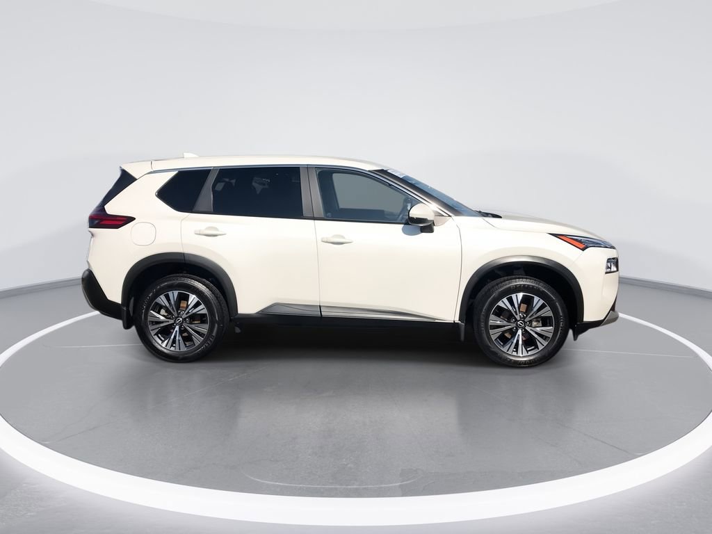Used 2023 Nissan Rogue SV image 9