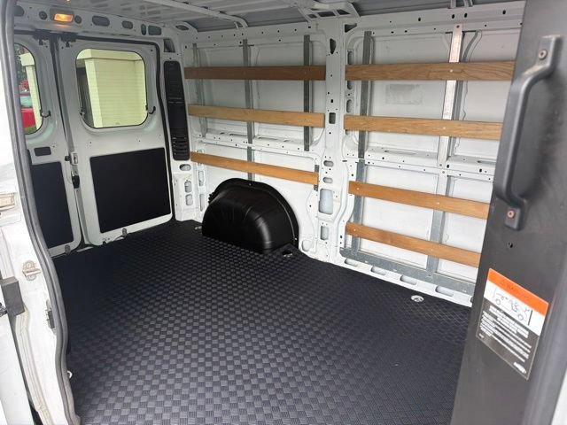Used 2025 RAM ProMaster 2500 w/ U-Haul Equipment Group FWD image 15