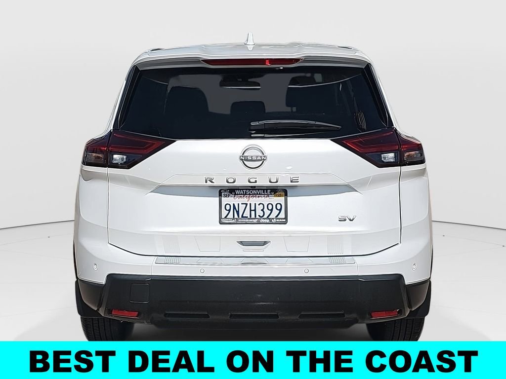 Used 2024 Nissan Rogue SV image 4