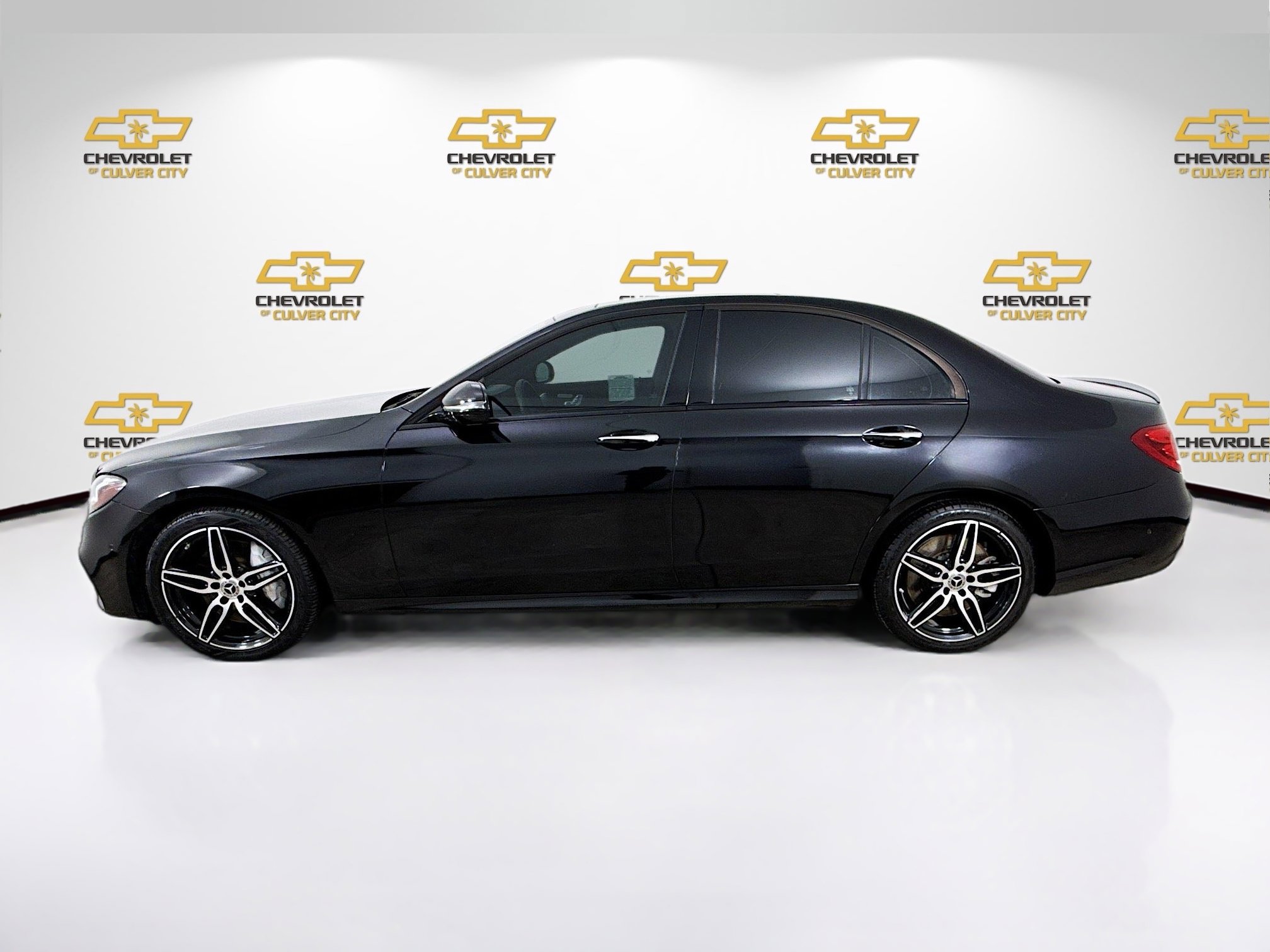 Used 2020 Mercedes-Benz E 450 4MATIC Sedan w/ Parking Assistance Package image 4