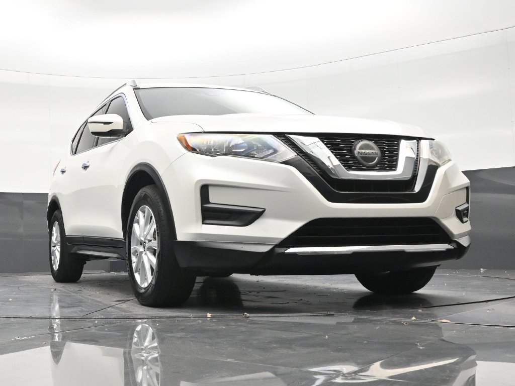 Used 2020 Nissan Rogue SV FWD image 24