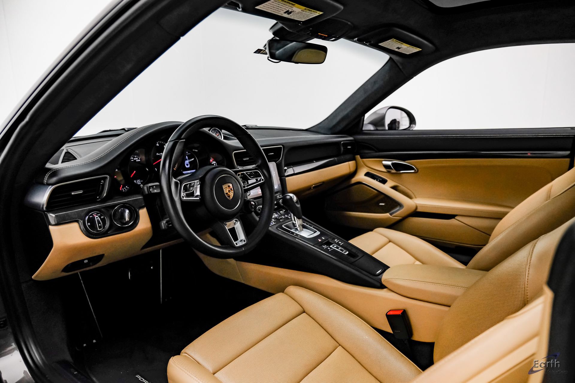 Used 2017 Porsche 911 Turbo image 2