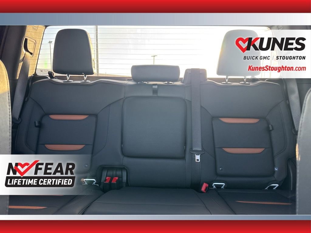 Used 2025 GMC Sierra 1500 AT4 image 31