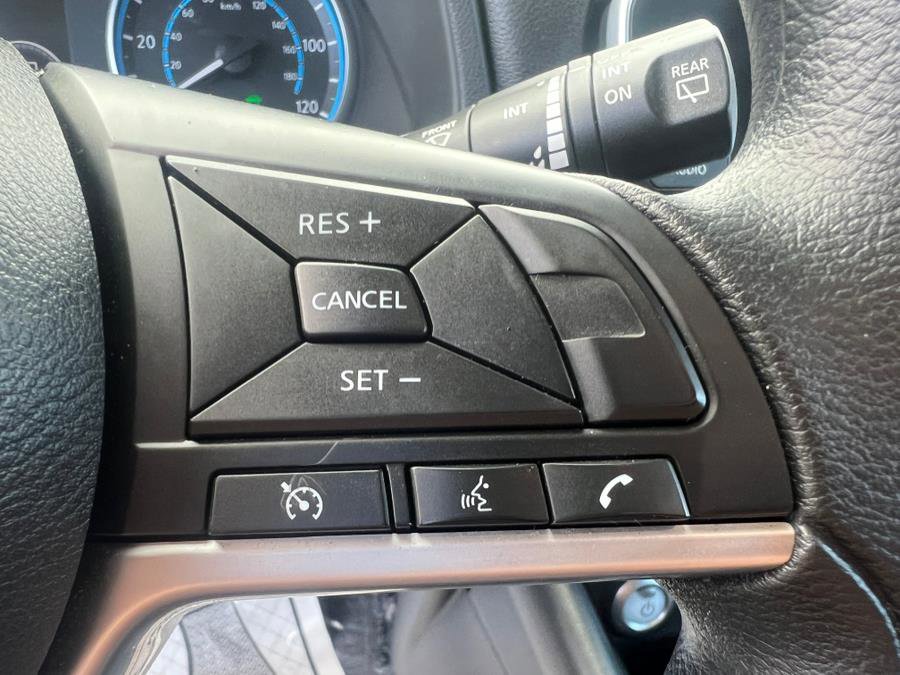 Used 2025 Nissan Leaf S image 15