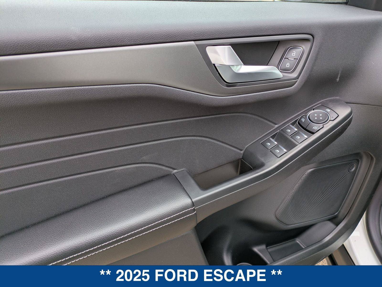 New 2025 Ford Escape SE FWD image 14