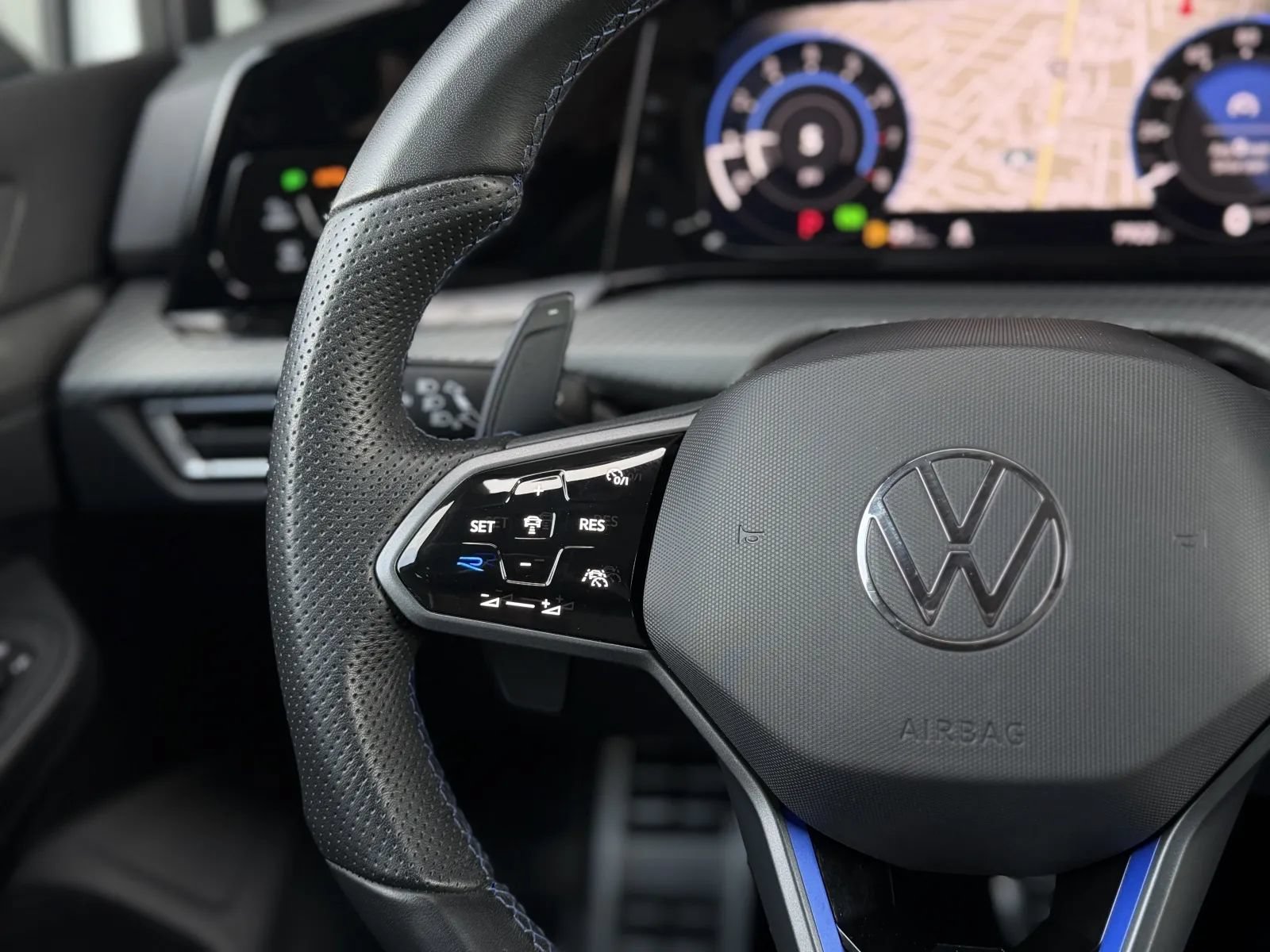 Used 2024 Volkswagen Golf R AWD/4WD image 23
