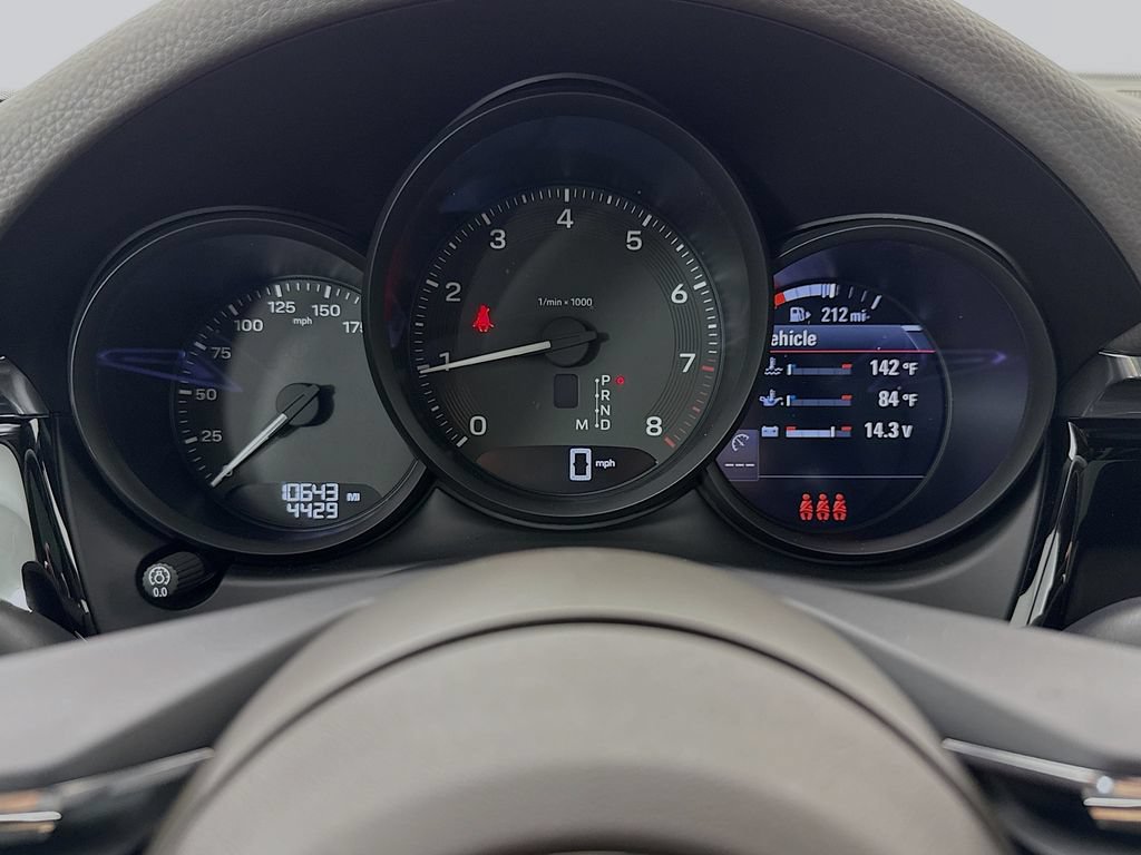 Used 2025 Porsche Macan AWD/4WD image 16