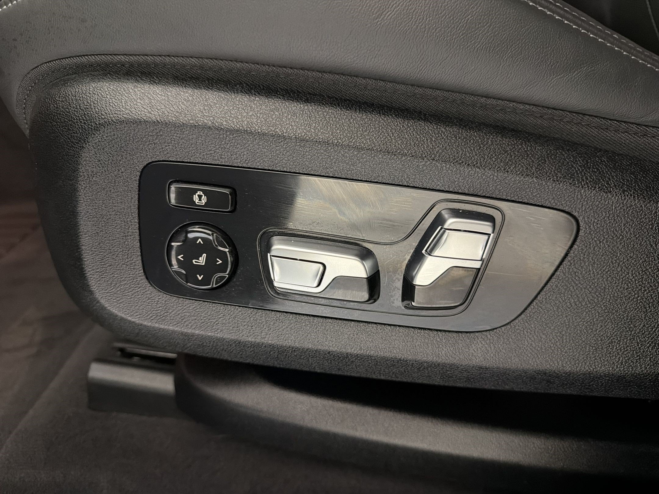 Used 2023 BMW XM AWD/4WD image 13