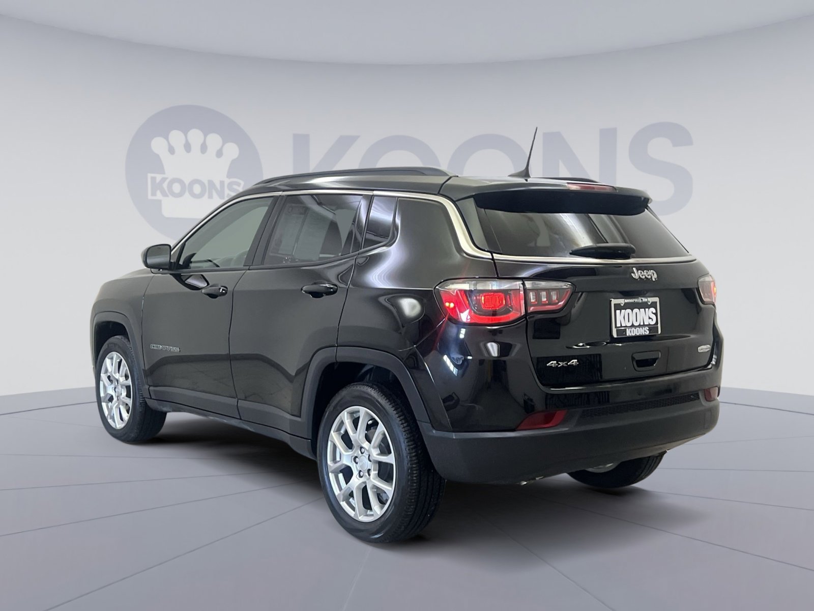 Used 2024 Jeep Compass Latitude image 4