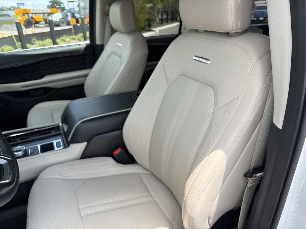 Used 2024 Ford Expedition Platinum RWD image 21