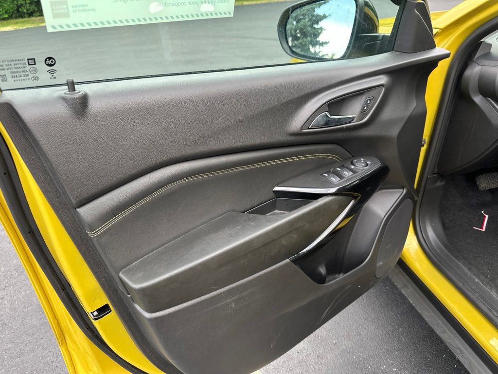 Used 2025 Chevrolet Trax ACTIV w/ Sunroof Package FWD image 13