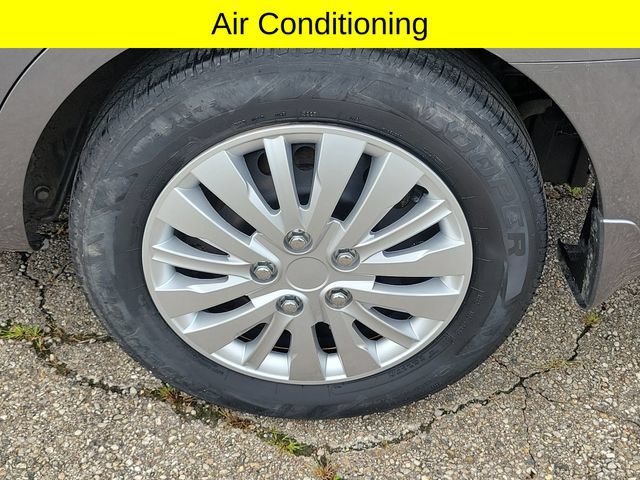 Used 2018 Nissan Versa S Plus FWD image 7