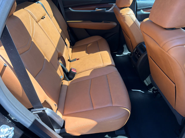 Used 2024 Cadillac XT5 Premium Luxury w/ Technology Package FWD image 17
