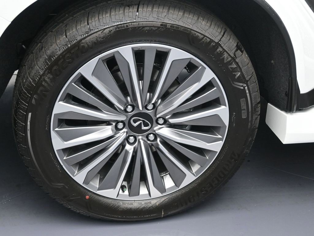 New 2026 INFINITI QX80 Luxe image 5
