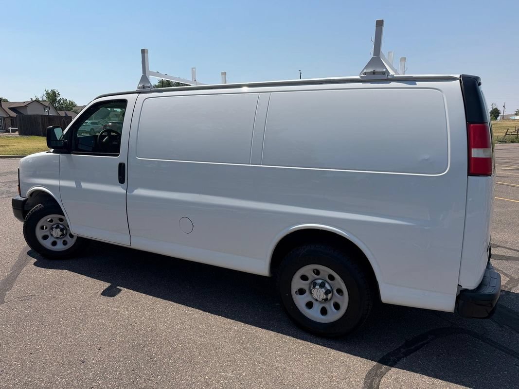 Used 2014 Chevrolet Express 1500 RWD image 2