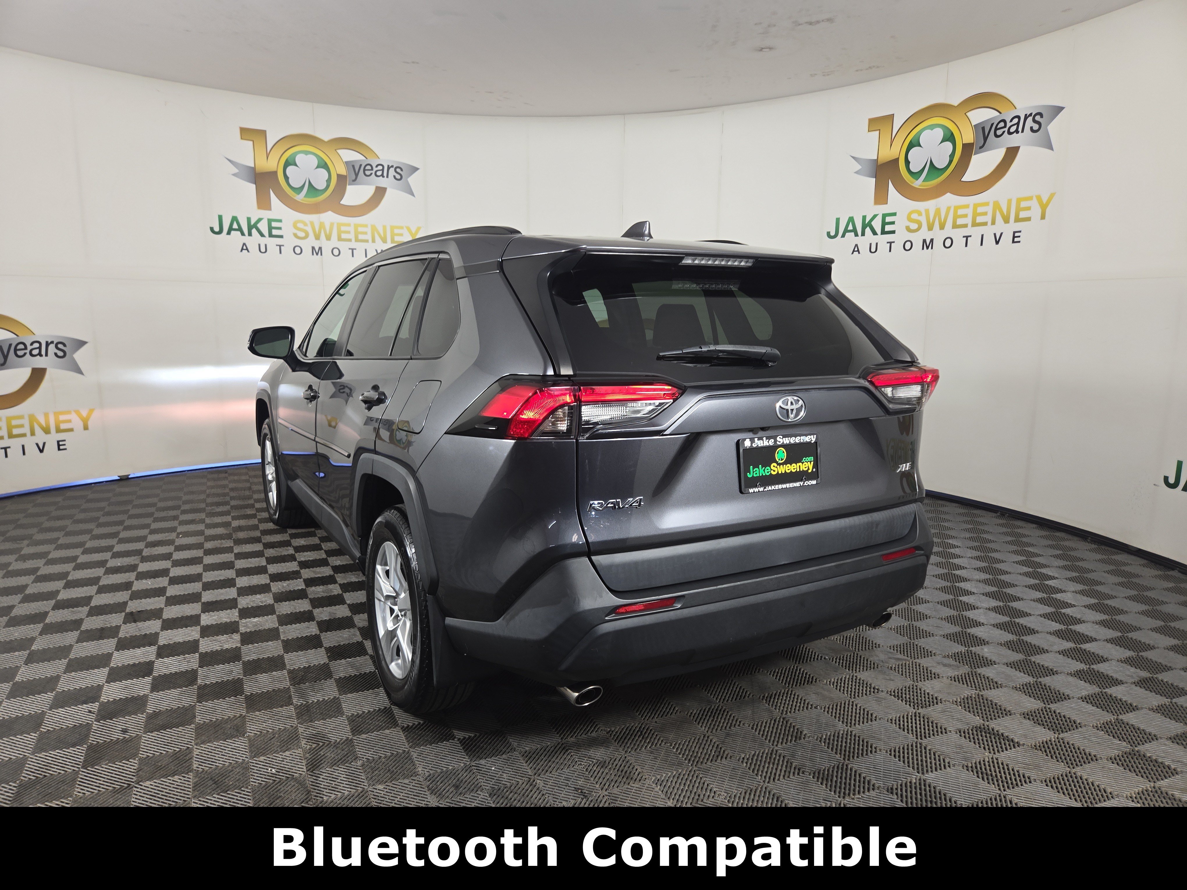 Used 2020 Toyota RAV4 XLE w/ Convenience Package FWD image 7