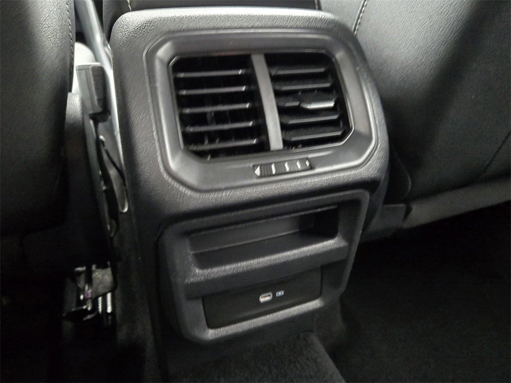 Used 2024 Volkswagen Taos SE image 11