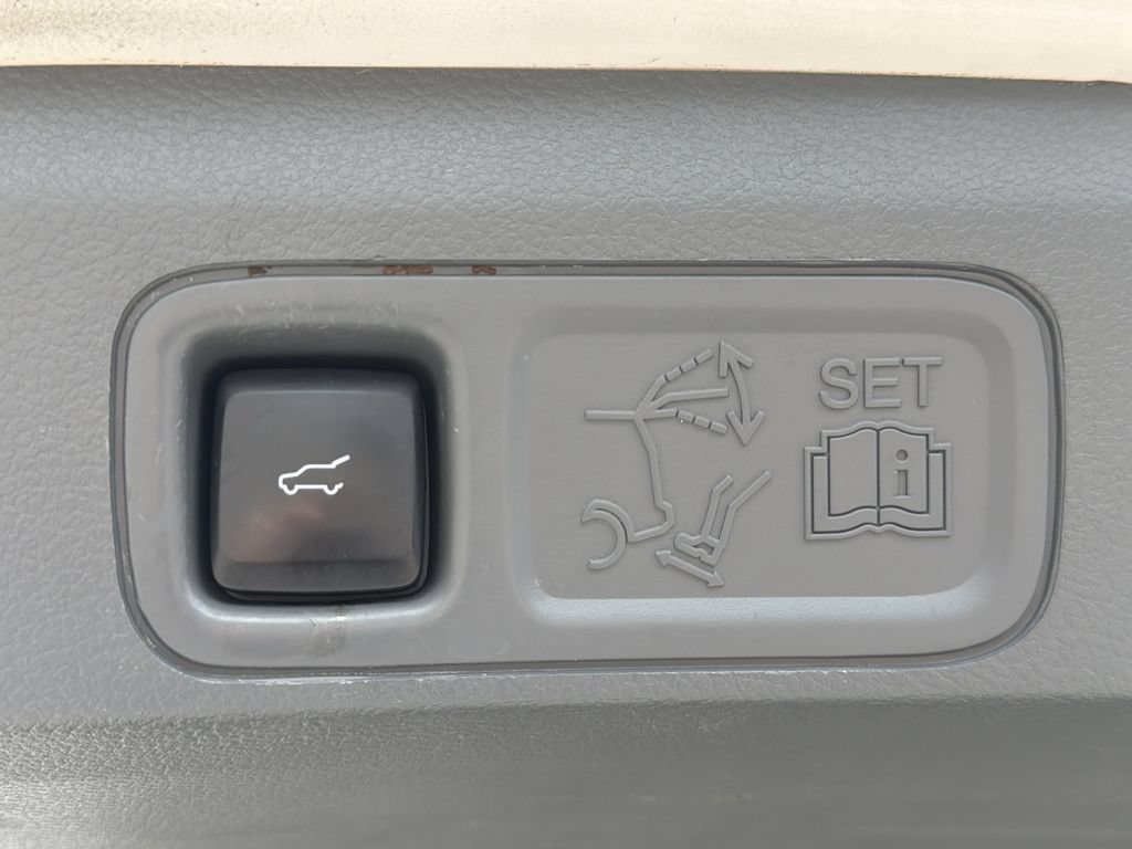 Used 2021 Lincoln Navigator L Reserve w/ Luxury Package AWD/4WD image 19